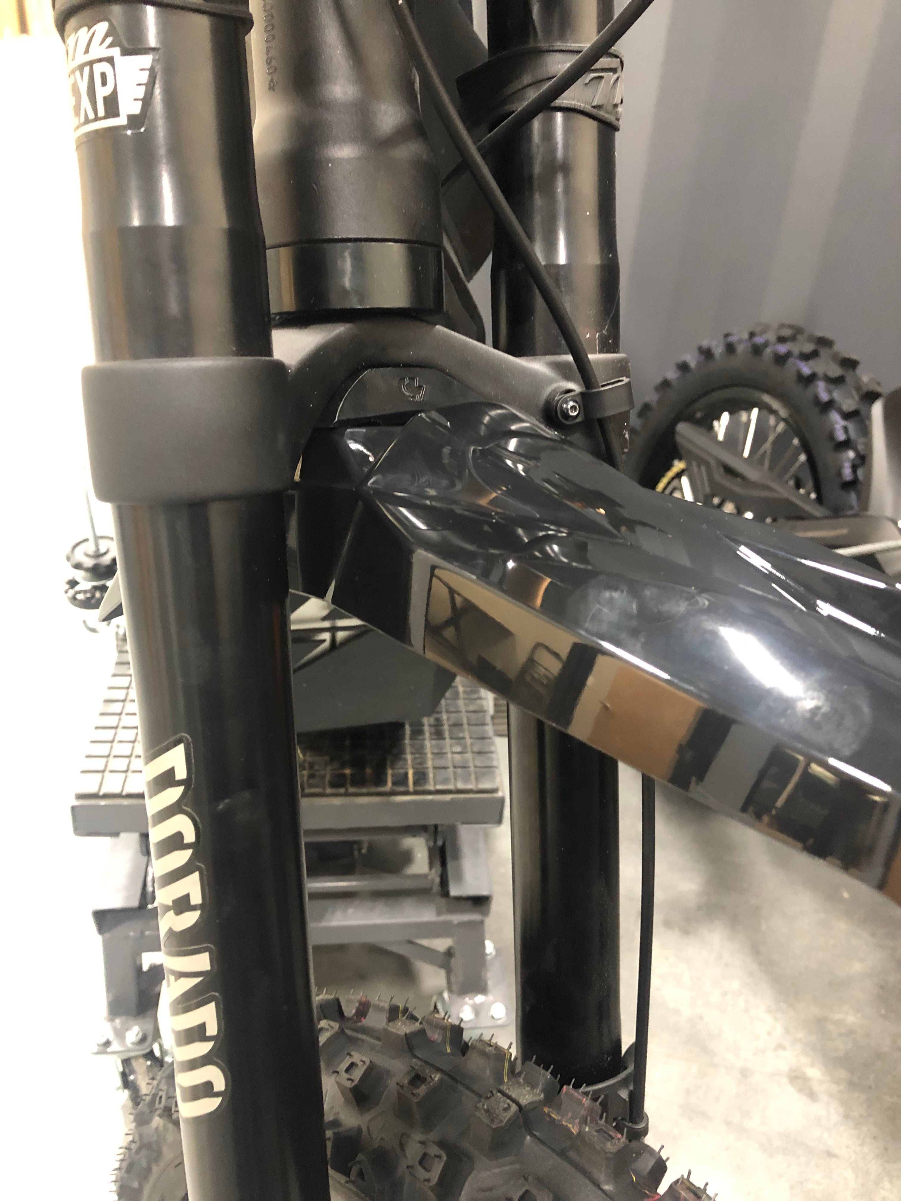 Manitou Dorado Fender Adapter